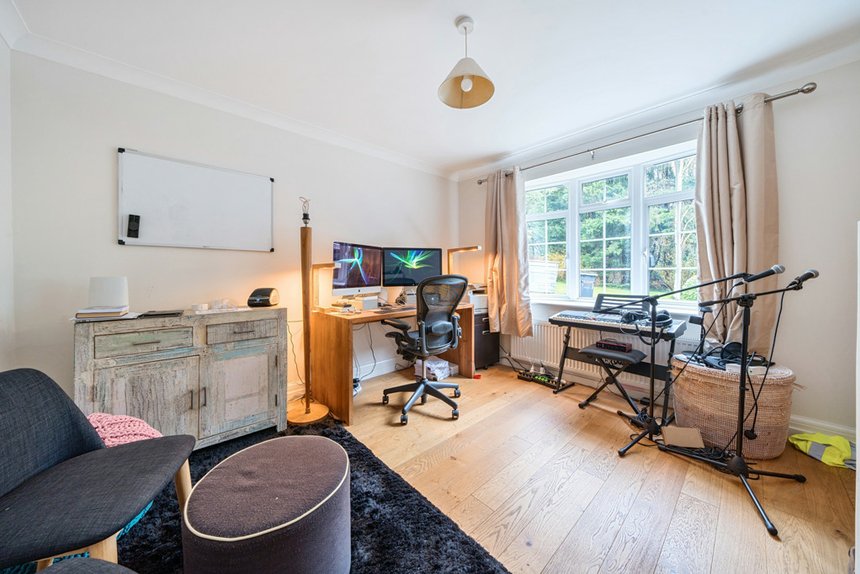 under offer woodhill avenue london 34699 - Gibbs Gillespie