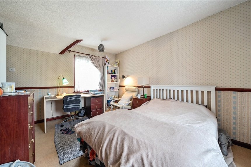 for sale pear tree avenue london 34705 - Gibbs Gillespie