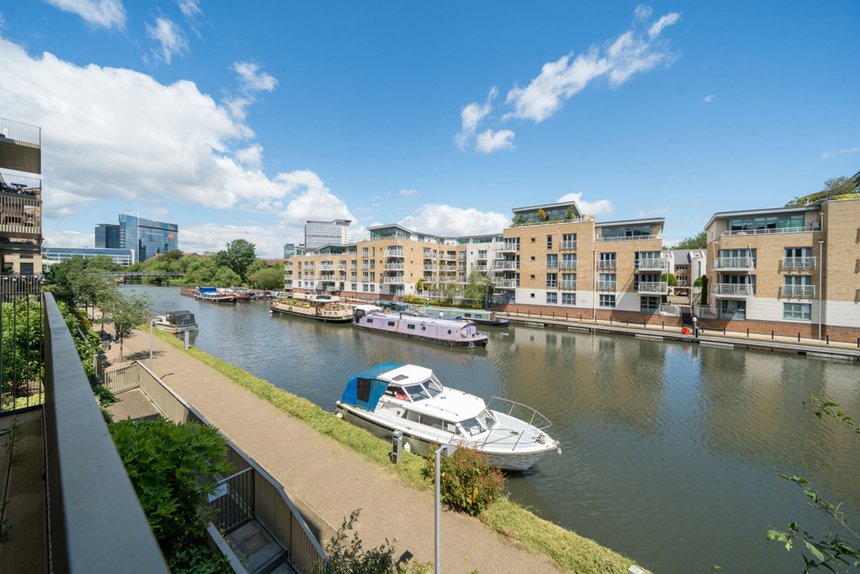 for sale durham wharf drive london 34707 - Gibbs Gillespie