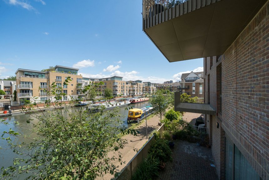 for sale durham wharf drive london 34707 - Gibbs Gillespie