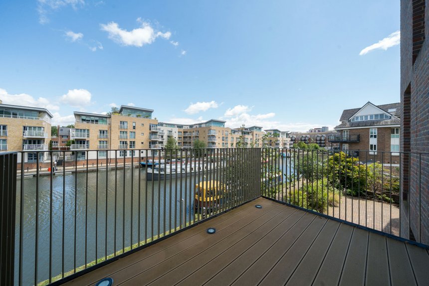 for sale durham wharf drive london 34707 - Gibbs Gillespie