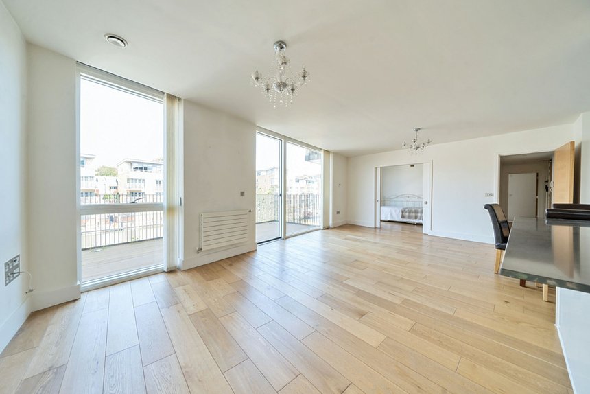 for sale durham wharf drive london 34707 - Gibbs Gillespie