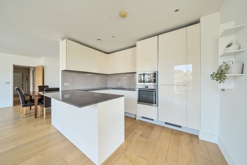 for sale durham wharf drive london 34707 - Gibbs Gillespie