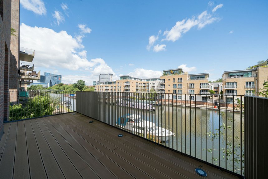 for sale durham wharf drive london 34707 - Gibbs Gillespie