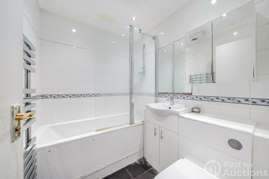 for sale leeland terrace london 34714 - Gibbs Gillespie