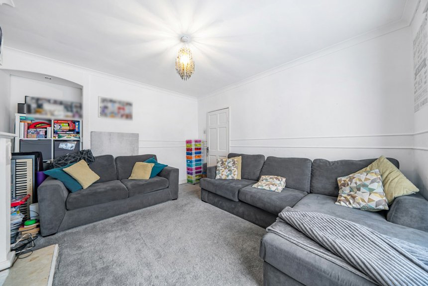 sold ashwood avenue london 34719 - Gibbs Gillespie