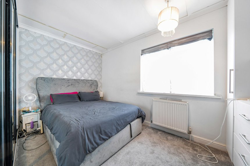 sold ashwood avenue london 34719 - Gibbs Gillespie