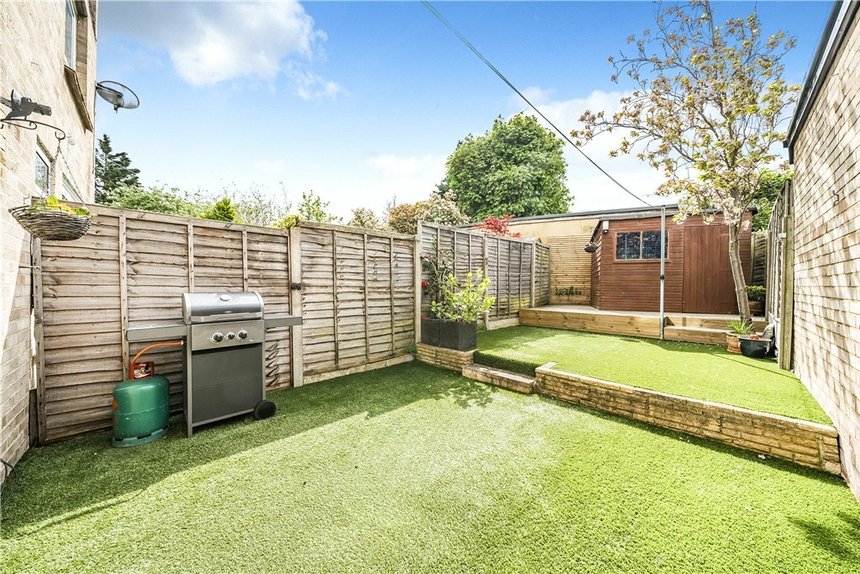 under offer buckingham close london 34722 - Gibbs Gillespie