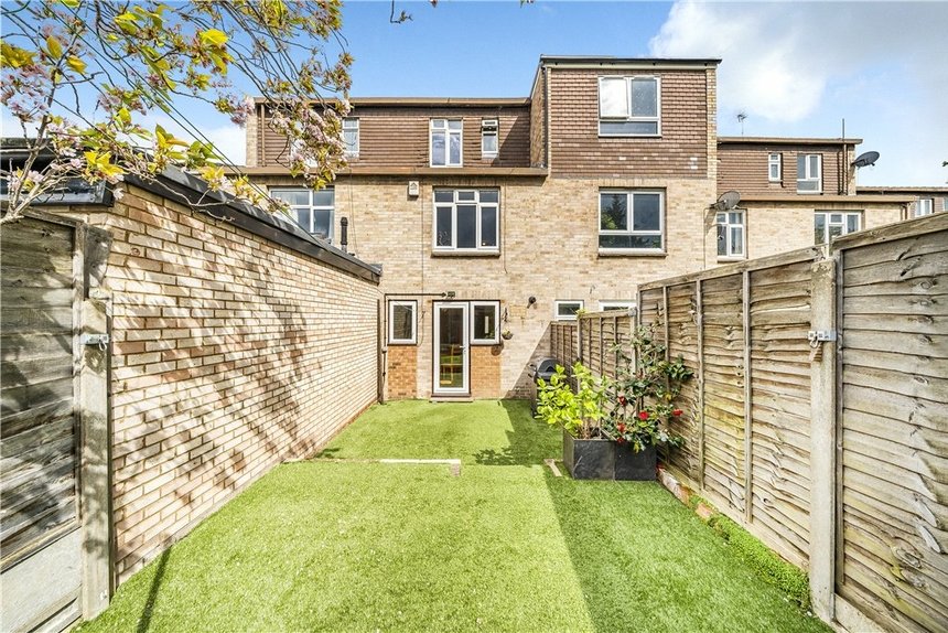 under offer buckingham close london 34722 - Gibbs Gillespie