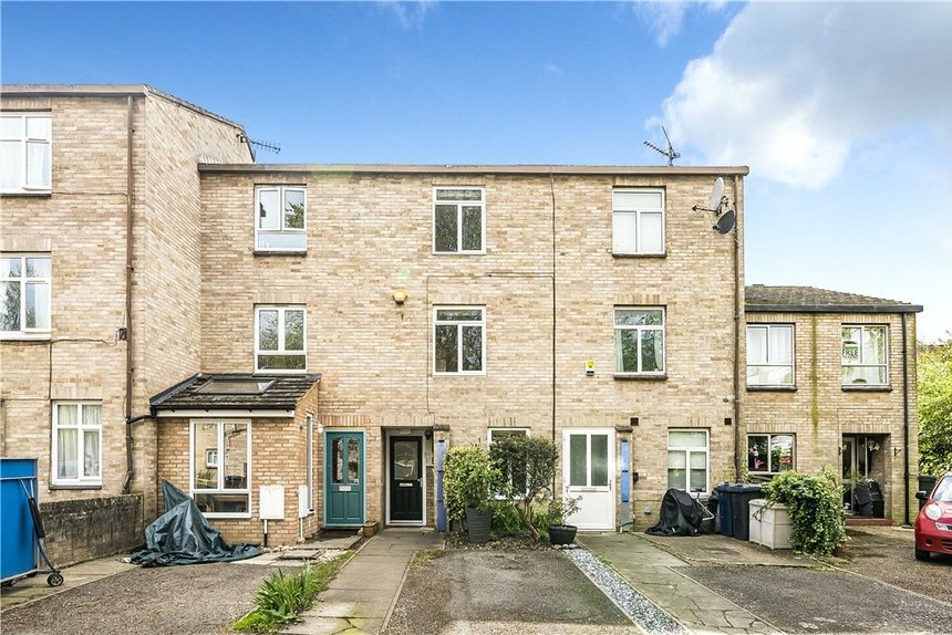 under offer buckingham close london 34722 - Gibbs Gillespie