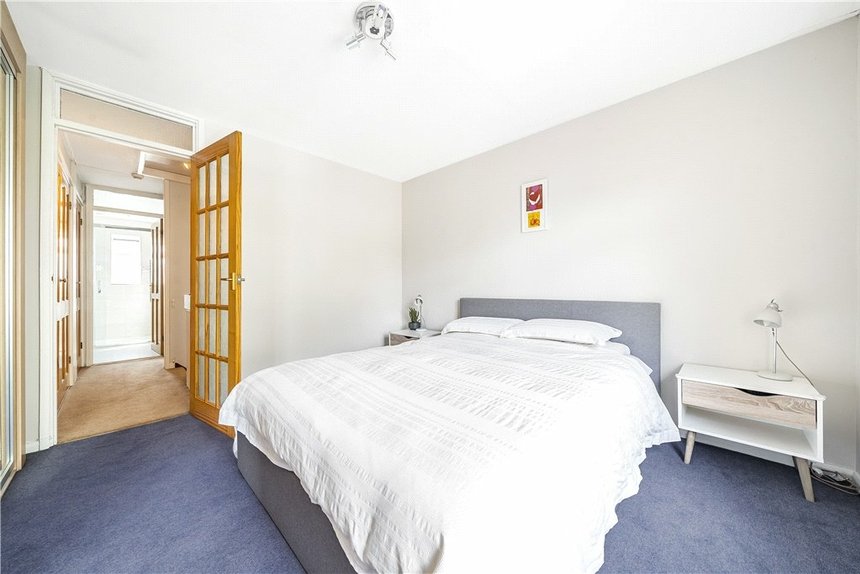 under offer buckingham close london 34722 - Gibbs Gillespie