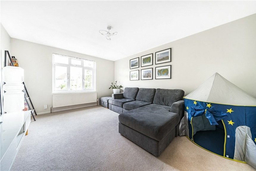 under offer buckingham close london 34722 - Gibbs Gillespie