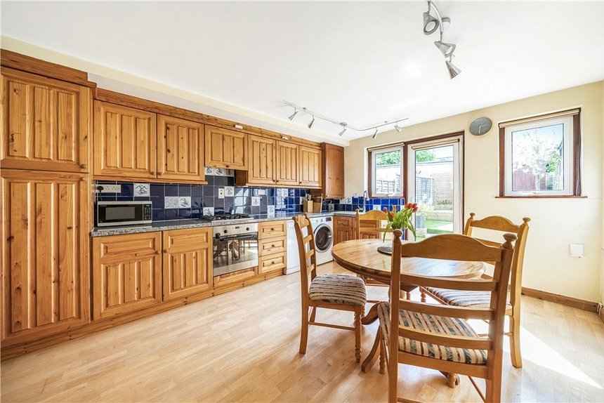 under offer buckingham close london 34722 - Gibbs Gillespie