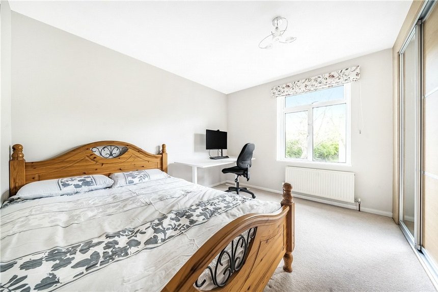 under offer buckingham close london 34722 - Gibbs Gillespie