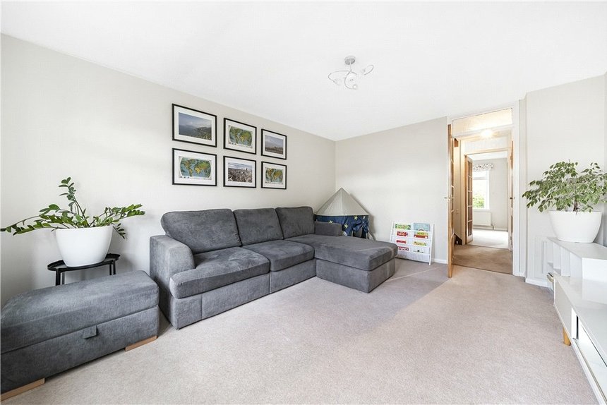 under offer buckingham close london 34722 - Gibbs Gillespie