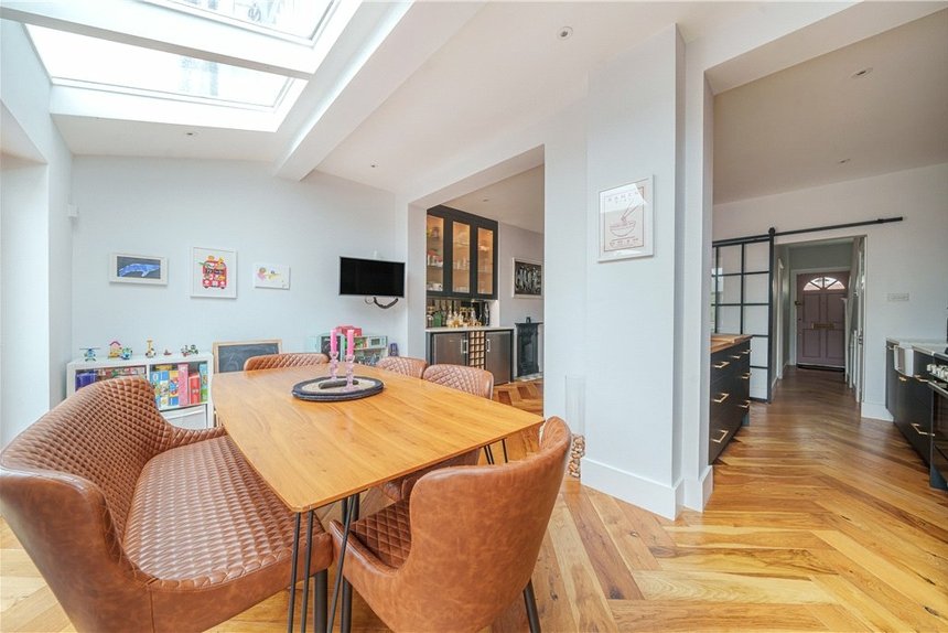 under offer meadvale road london 34724 - Gibbs Gillespie