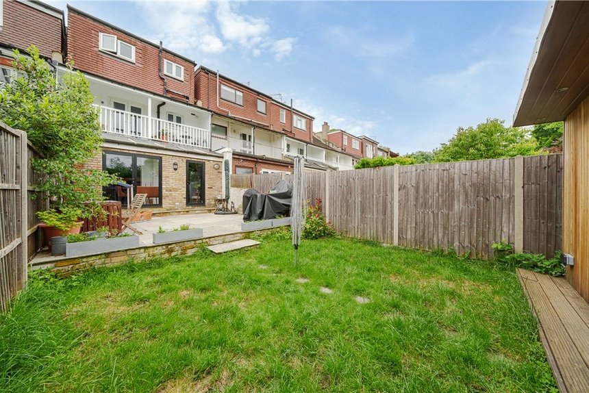 under offer meadvale road london 34724 - Gibbs Gillespie