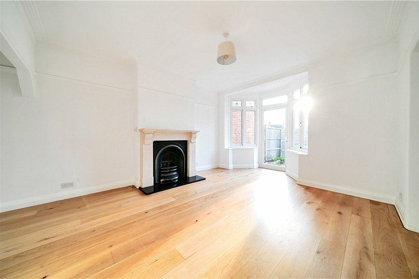 under offer ainsdale road london 34725 - Gibbs Gillespie