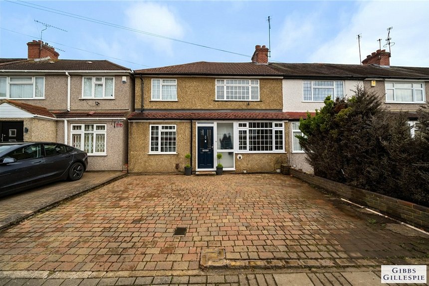 under offer kenilworth avenue london 34743 - Gibbs Gillespie