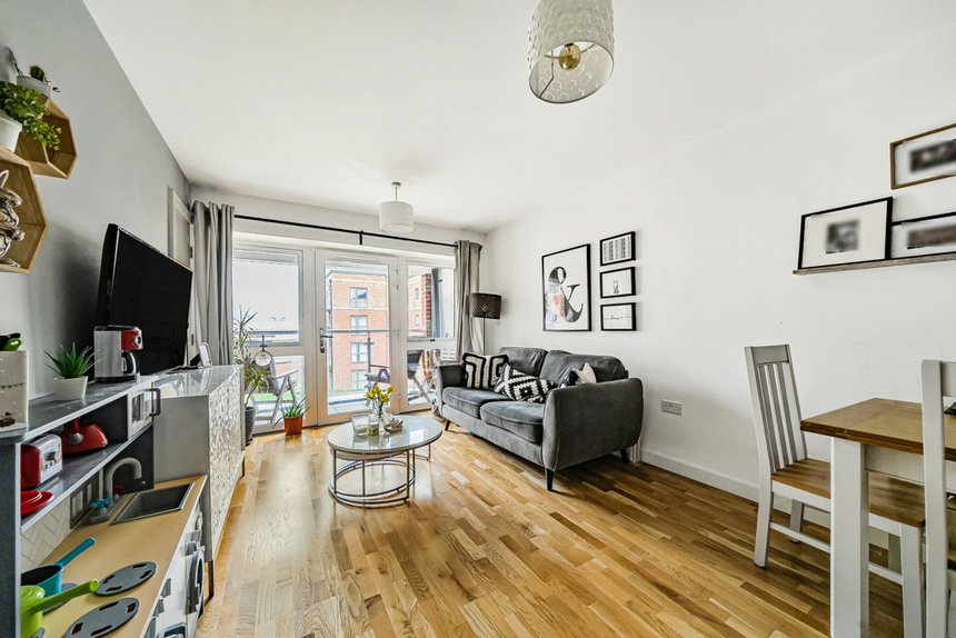 for sale arla place london 34754 - Gibbs Gillespie