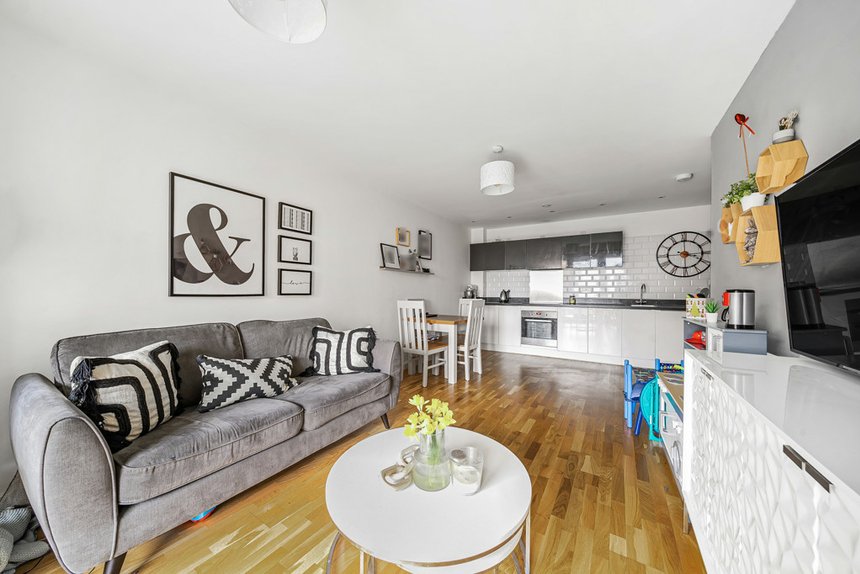 for sale arla place london 34754 - Gibbs Gillespie