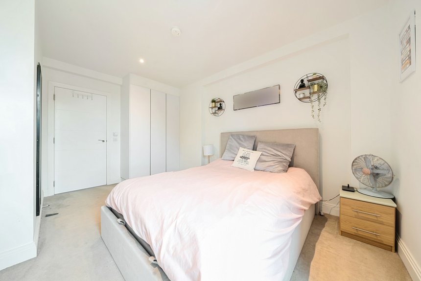 for sale rennie court london 34760 - Gibbs Gillespie