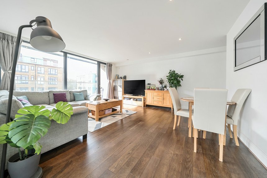 for sale rennie court london 34760 - Gibbs Gillespie