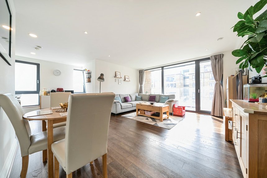 for sale rennie court london 34760 - Gibbs Gillespie