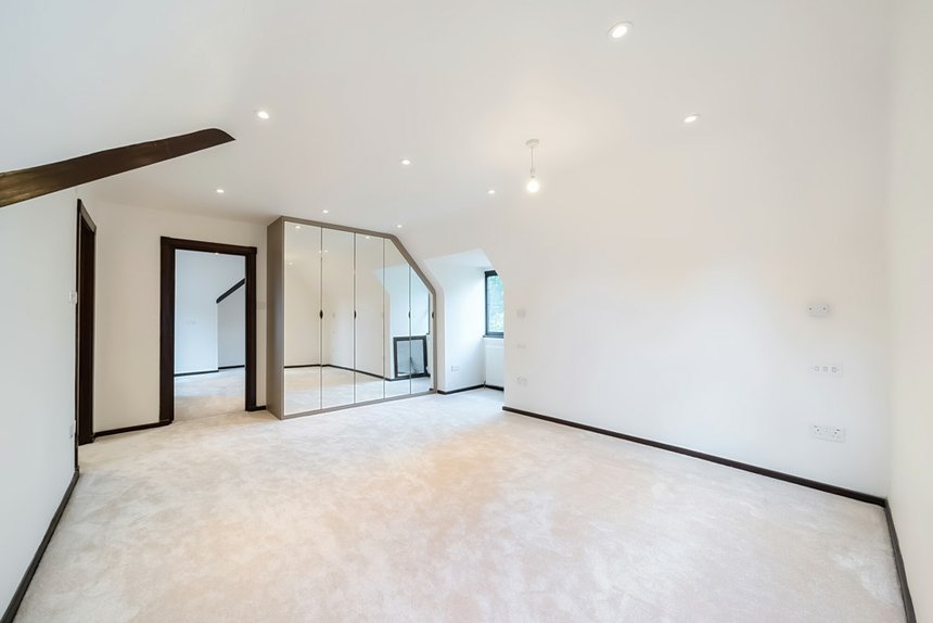 for sale troutstream way london 34761 - Gibbs Gillespie