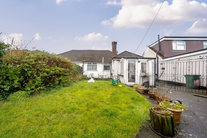 under offer herlwyn avenue london 34763 - Gibbs Gillespie