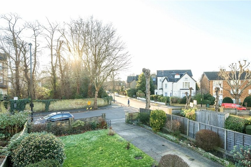 under offer castlebar park london 34772 - Gibbs Gillespie