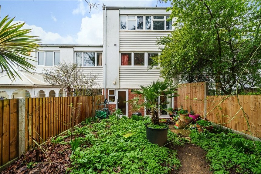 under offer sovereign close london 34775 - Gibbs Gillespie