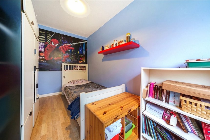 under offer sovereign close london 34775 - Gibbs Gillespie