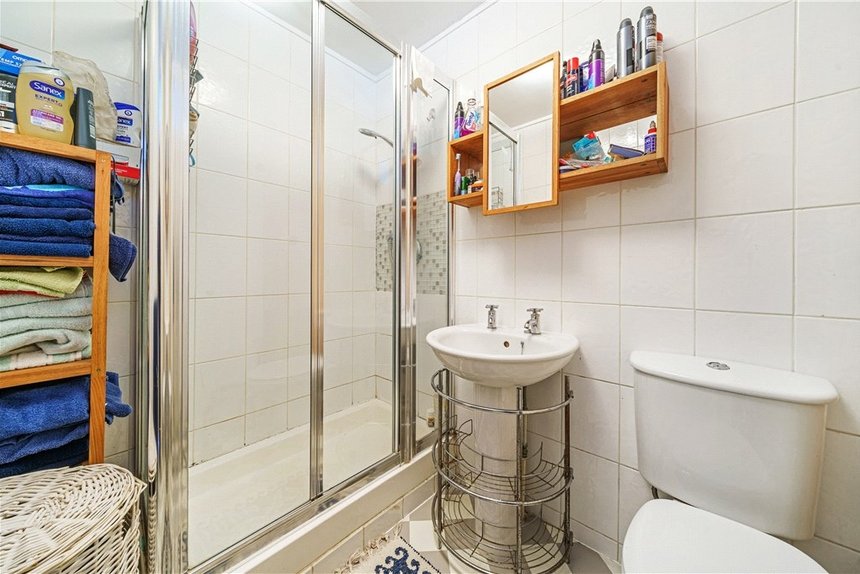 under offer sovereign close london 34775 - Gibbs Gillespie