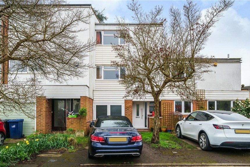 under offer sovereign close london 34775 - Gibbs Gillespie