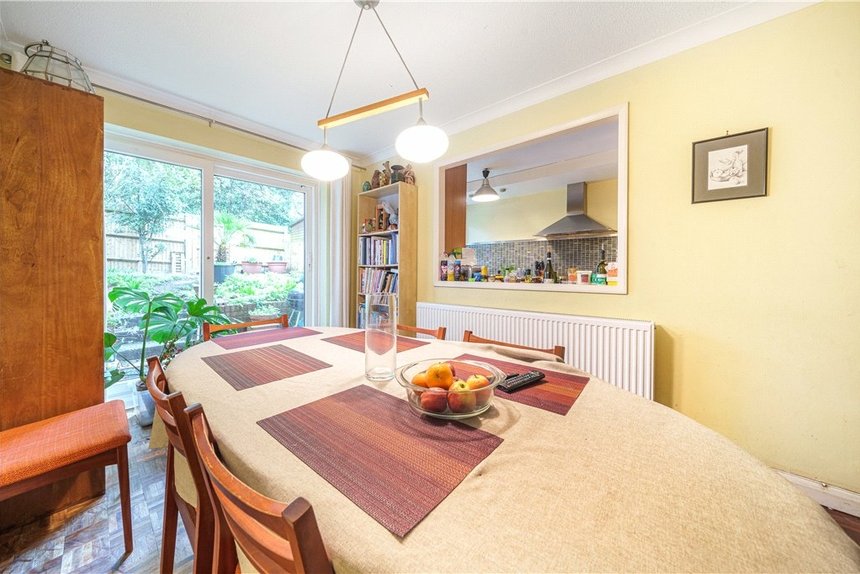 under offer sovereign close london 34775 - Gibbs Gillespie