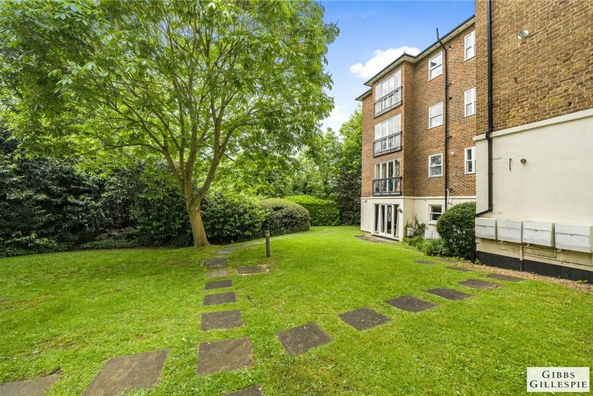 under offer glasfryn court london 34776 - Gibbs Gillespie