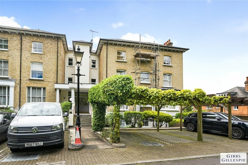 under offer glasfryn court london 34776 - Gibbs Gillespie