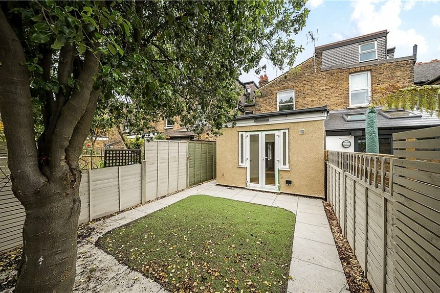 under offer glenfield road london 34777 - Gibbs Gillespie