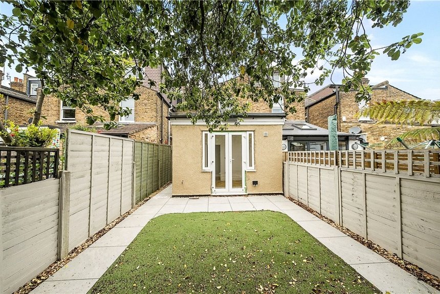 under offer glenfield road london 34777 - Gibbs Gillespie