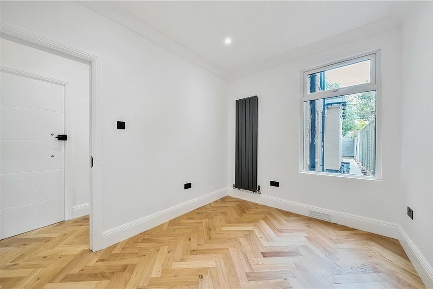 under offer glenfield road london 34777 - Gibbs Gillespie