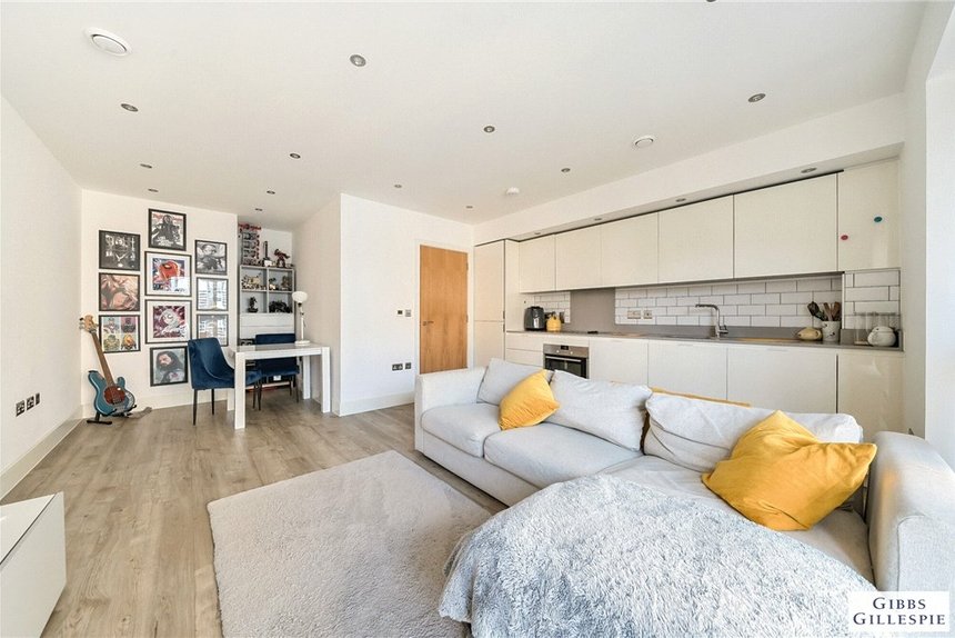 for sale baldwin court london 34778 - Gibbs Gillespie