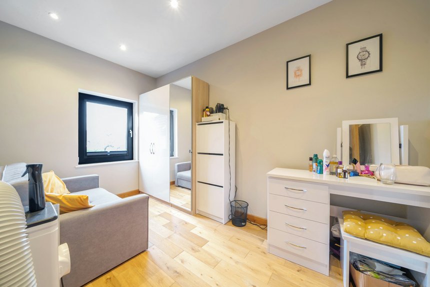 under offer violet terrace london 34780 - Gibbs Gillespie