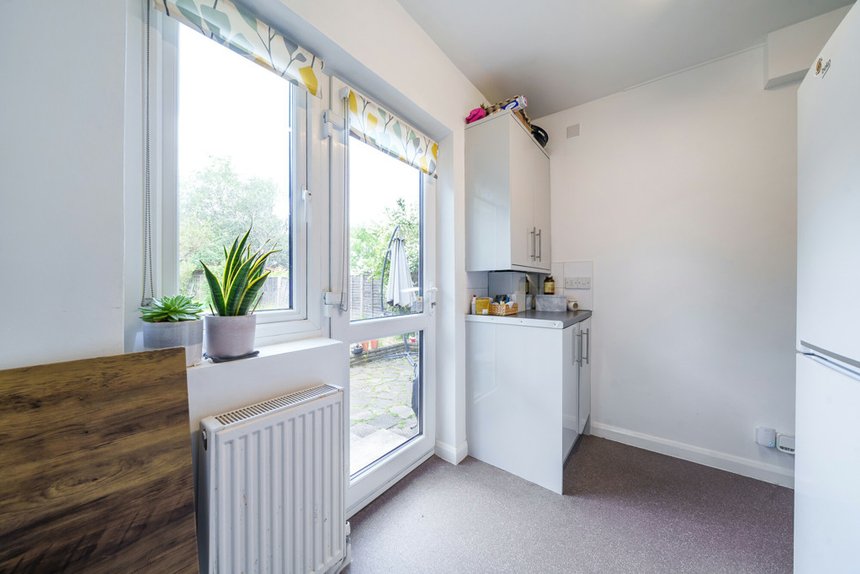 under offer windsor close london 34782 - Gibbs Gillespie