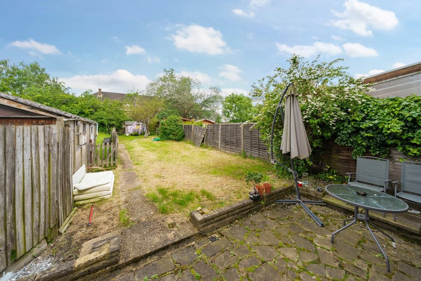 under offer windsor close london 34782 - Gibbs Gillespie