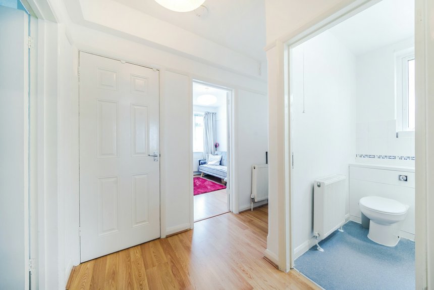 under offer windsor close london 34782 - Gibbs Gillespie