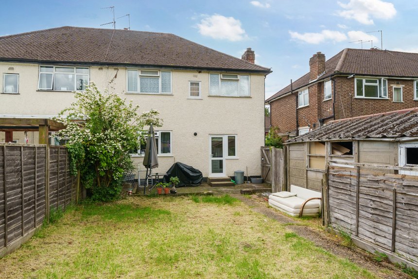 under offer windsor close london 34782 - Gibbs Gillespie