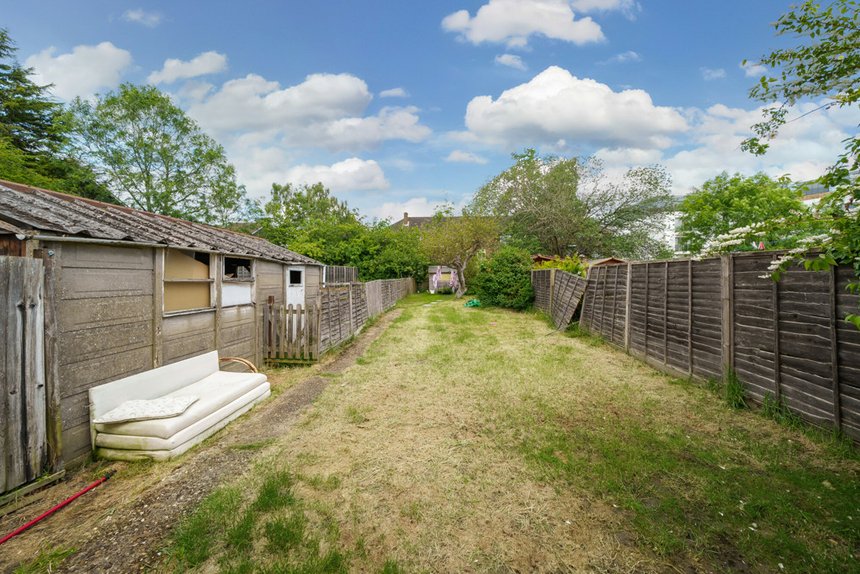 under offer windsor close london 34782 - Gibbs Gillespie