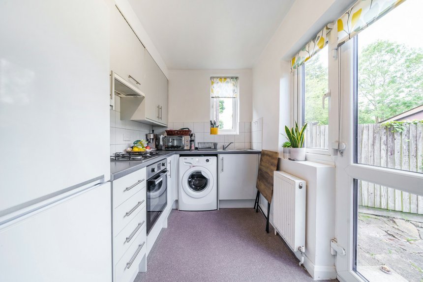 under offer windsor close london 34782 - Gibbs Gillespie