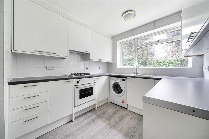 under offer white house drive london 34783 - Gibbs Gillespie